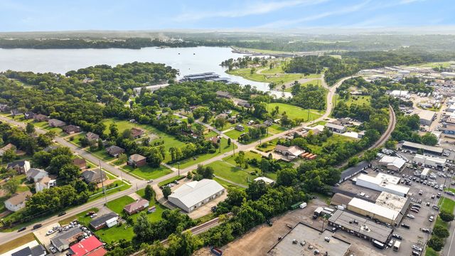 250 Rockland Rd, Hendersonville, TN 37075