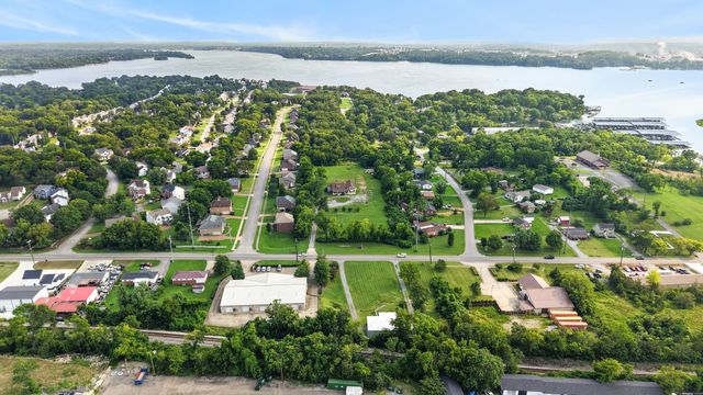 250 Rockland Rd, Hendersonville, TN 37075