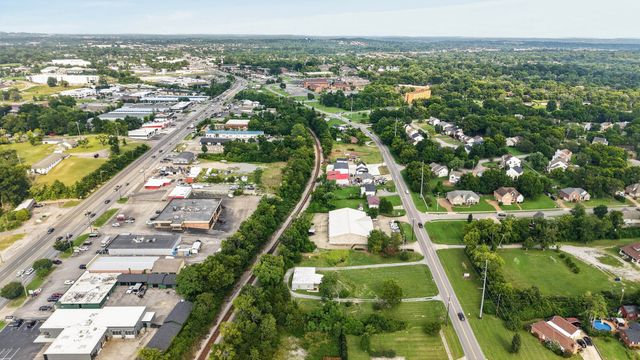 250 Rockland Rd, Hendersonville, TN 37075