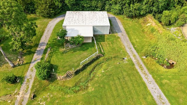 250 Rockland Rd, Hendersonville, TN 37075