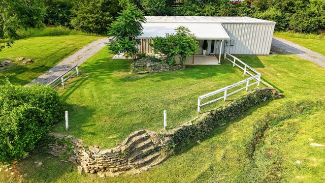 250 Rockland Rd, Hendersonville, TN 37075