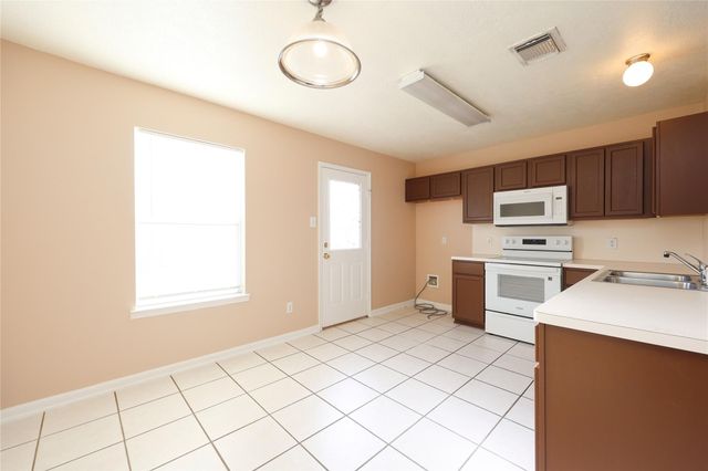 13684 Bighorn Trail, Willis, TX 77378