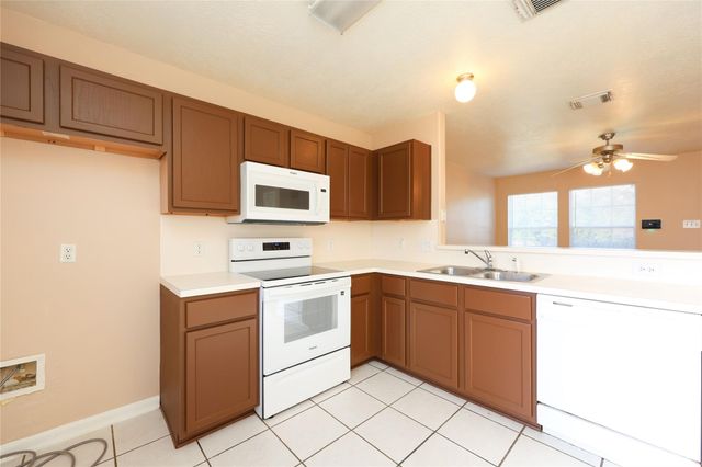 13684 Bighorn Trail, Willis, TX 77378