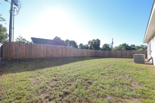 13684 Bighorn Trail, Willis, TX 77378