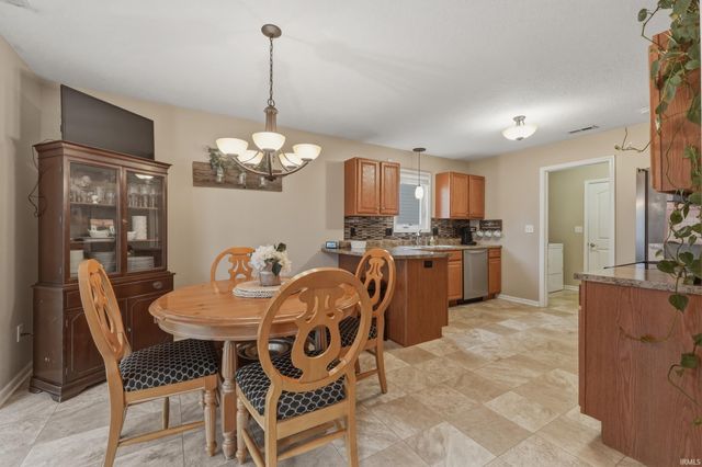 7520 Bowlander Way, Fort Wayne, IN 46835