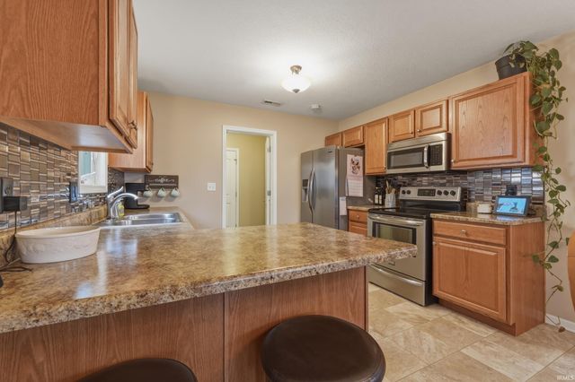 7520 Bowlander Way, Fort Wayne, IN 46835