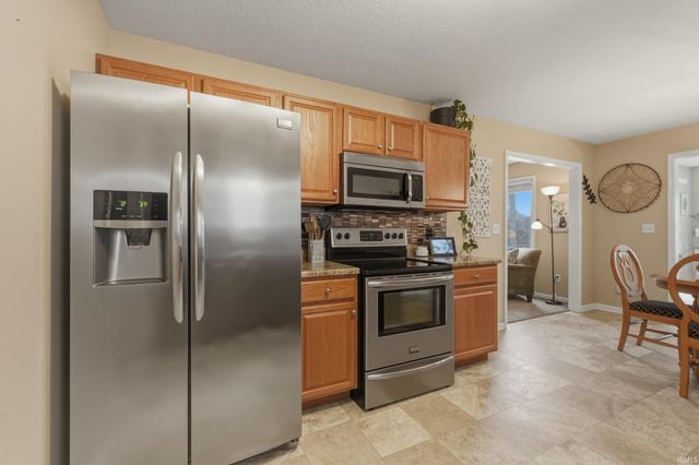 7520 Bowlander Way, Fort Wayne, IN 46835