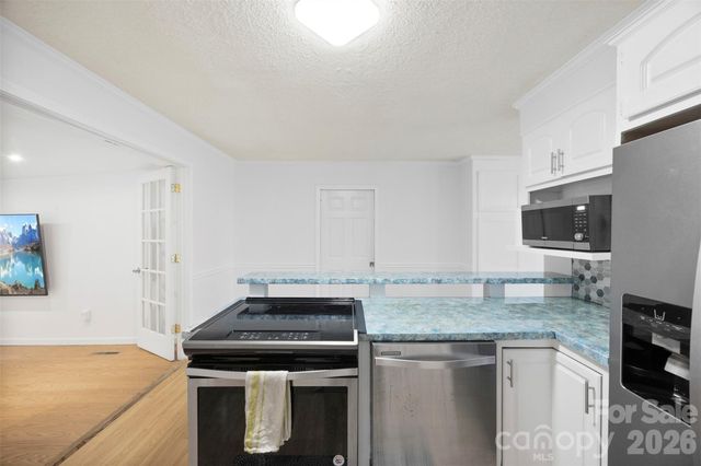 611 W Lewis Street, Dallas, NC 28034