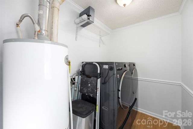 611 W Lewis Street, Dallas, NC 28034