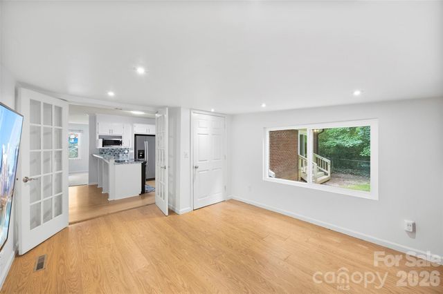 611 W Lewis Street, Dallas, NC 28034