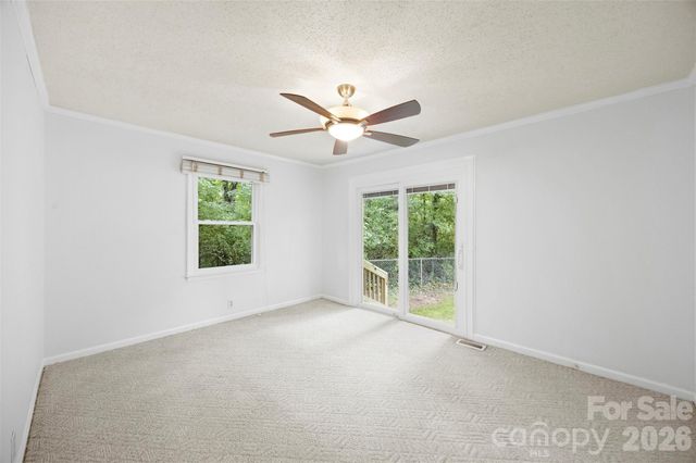 611 W Lewis Street, Dallas, NC 28034