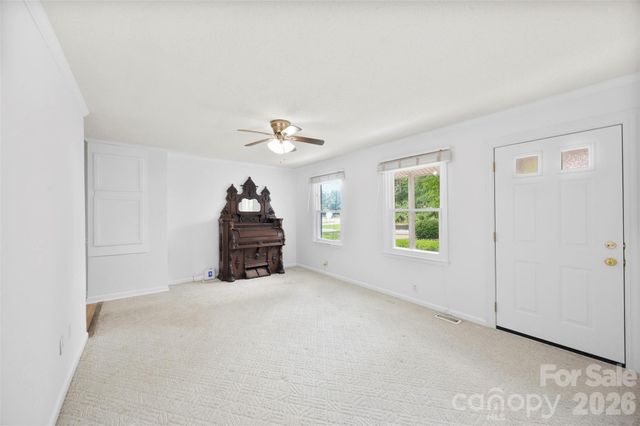 611 W Lewis Street, Dallas, NC 28034