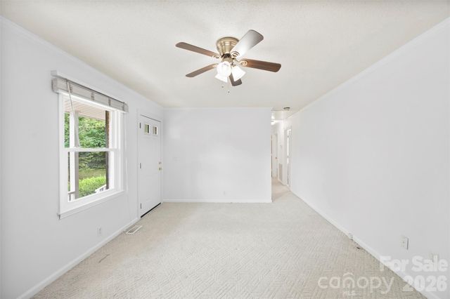 611 W Lewis Street, Dallas, NC 28034