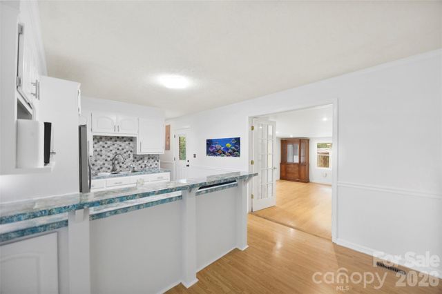 611 W Lewis Street, Dallas, NC 28034