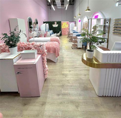 10890 NW 17th St, Doral, FL 33172