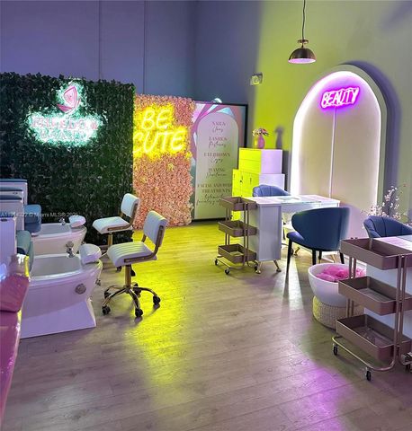 10890 NW 17th St, Doral, FL 33172