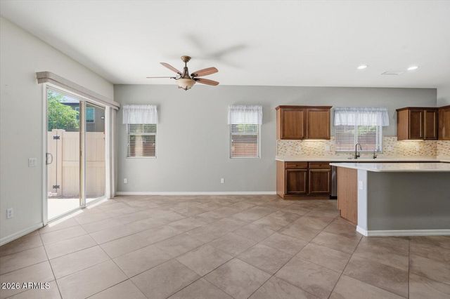 1945 W BUSONI Place, Phoenix, AZ 85023