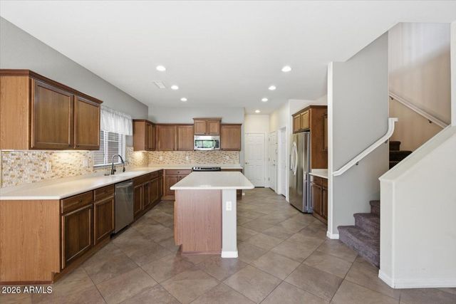 1945 W BUSONI Place, Phoenix, AZ 85023