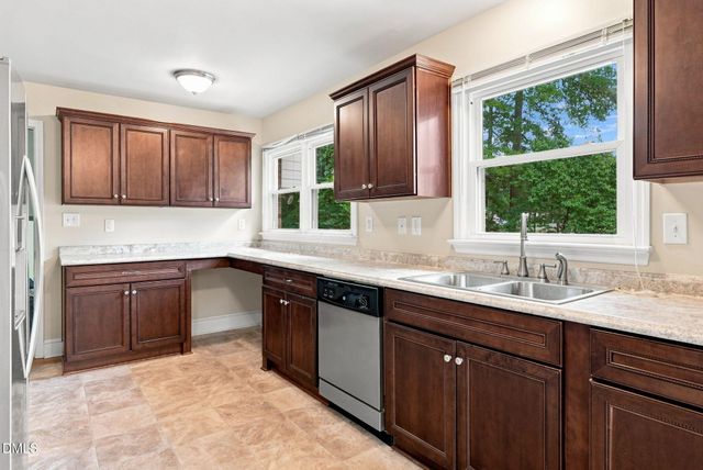 1201 S Crescent Drive, Smithfield, NC 27577