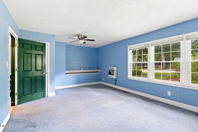 1201 S Crescent Drive, Smithfield, NC 27577
