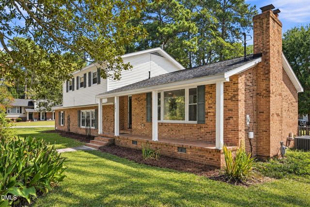 1201 S Crescent Drive, Smithfield, NC 27577