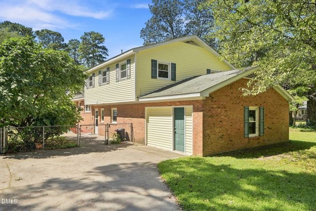 1201 S Crescent Drive, Smithfield, NC 27577