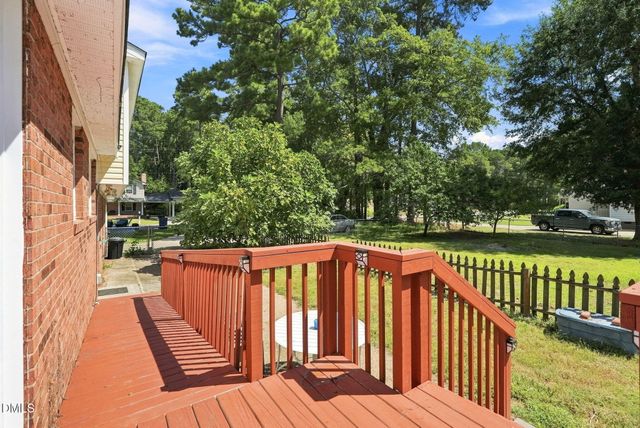 1201 S Crescent Drive, Smithfield, NC 27577