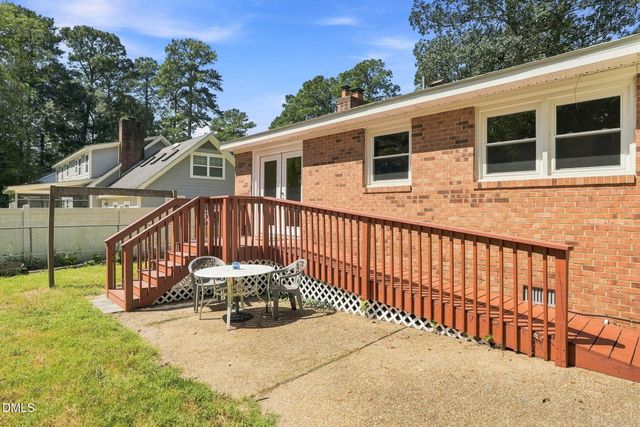 1201 S Crescent Drive, Smithfield, NC 27577