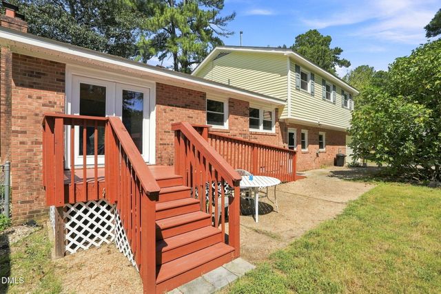 1201 S Crescent Drive, Smithfield, NC 27577
