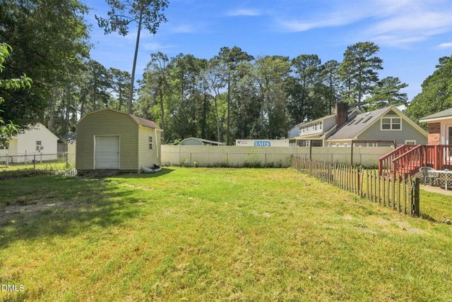 1201 S Crescent Drive, Smithfield, NC 27577