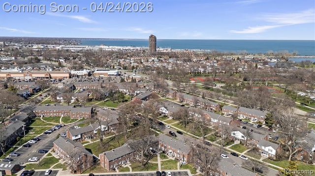 22923 Gary Lane, Saint Clair Shores, MI 48080