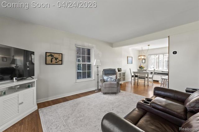 22923 Gary Lane, Saint Clair Shores, MI 48080