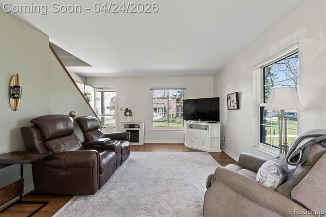 22923 Gary Lane, Saint Clair Shores, MI 48080