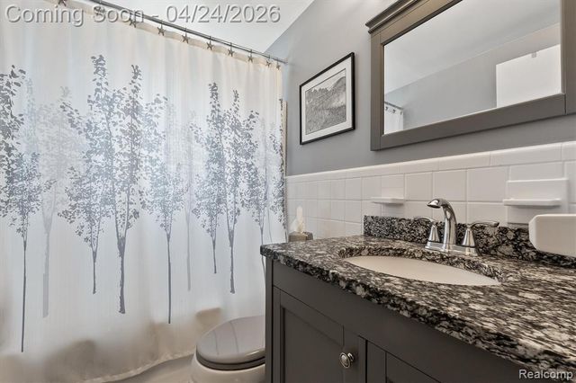 22923 Gary Lane, Saint Clair Shores, MI 48080
