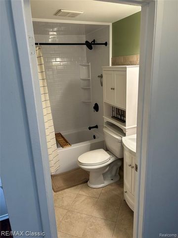 1987 E Franklin Drive 65, Canton, MI 48187