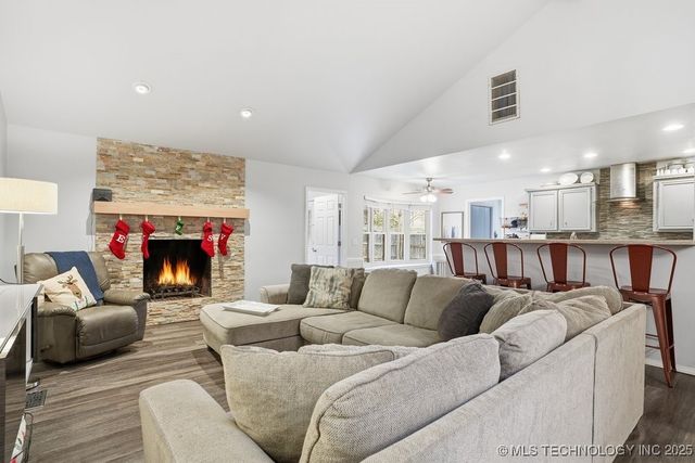 6715 E 95th Street, Tulsa, OK 74133