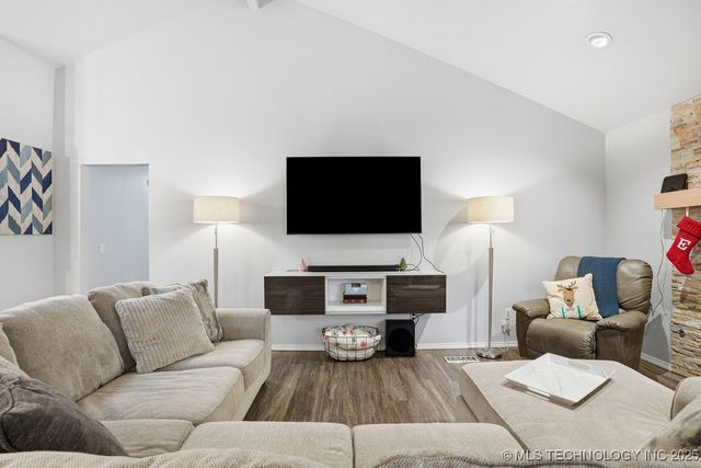 6715 E 95th Street, Tulsa, OK 74133