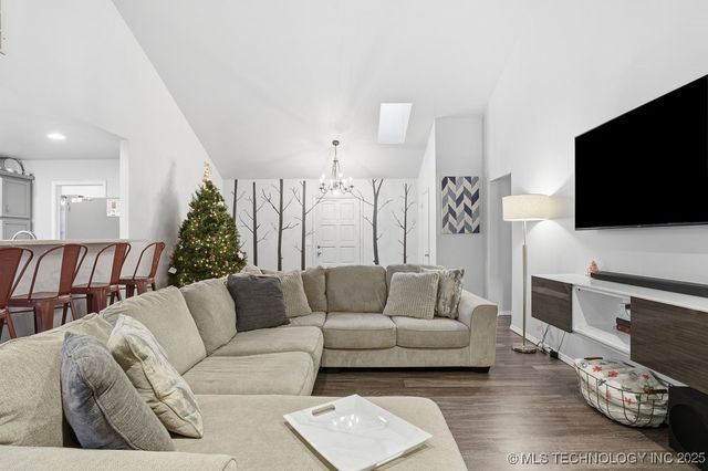 6715 E 95th Street, Tulsa, OK 74133