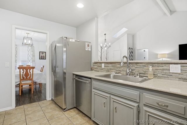 6715 E 95th Street, Tulsa, OK 74133