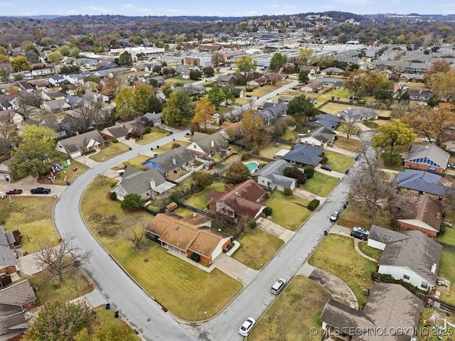 6715 E 95th Street, Tulsa, OK 74133