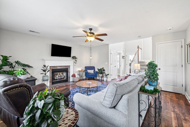 2114 Trophy Trce, Clarksville, TN 37040