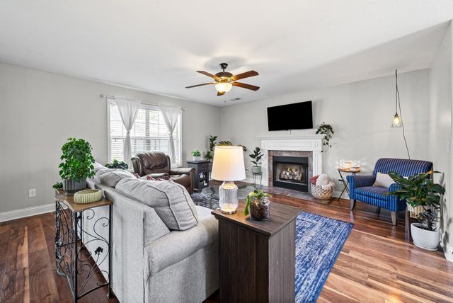2114 Trophy Trce, Clarksville, TN 37040