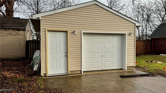 4001 E 54th Street, Cleveland, OH 44105