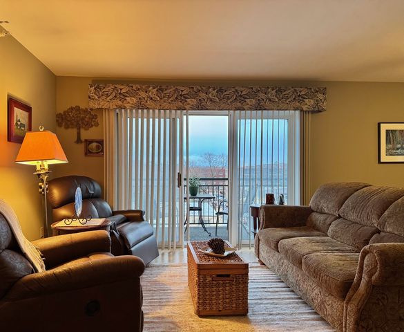 1325 PERRY Street 606, Des Plaines, IL 60016