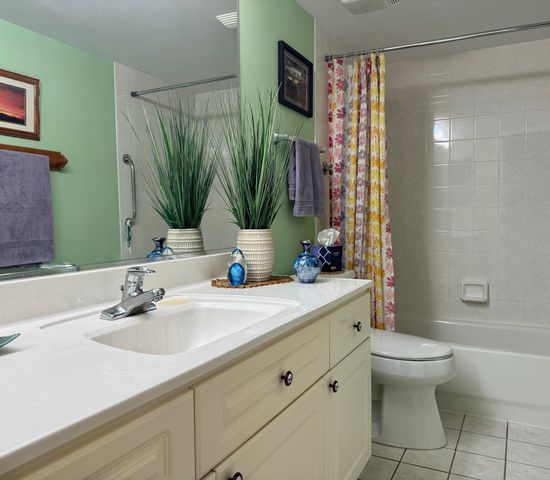 1325 PERRY Street 606, Des Plaines, IL 60016