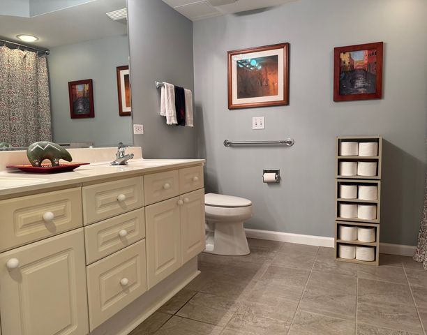 1325 PERRY Street 606, Des Plaines, IL 60016