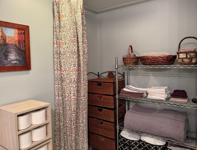 1325 PERRY Street 606, Des Plaines, IL 60016