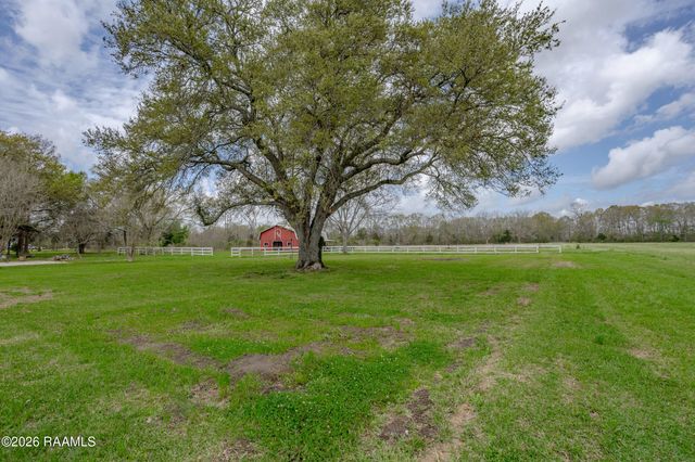 3116 Grand Point Highway, Breaux Bridge, LA 70517