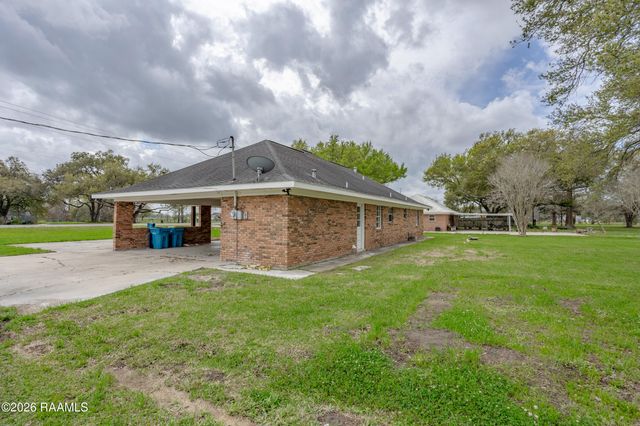 3116 Grand Point Highway, Breaux Bridge, LA 70517
