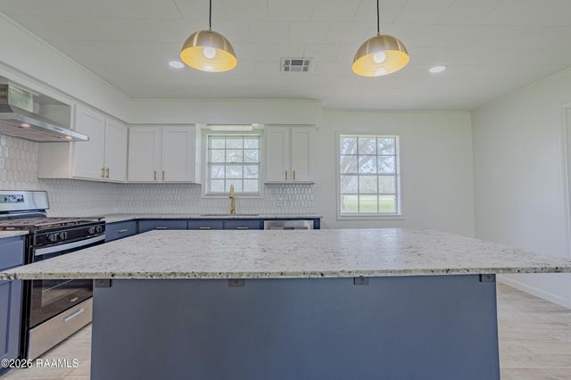 3116 Grand Point Highway, Breaux Bridge, LA 70517